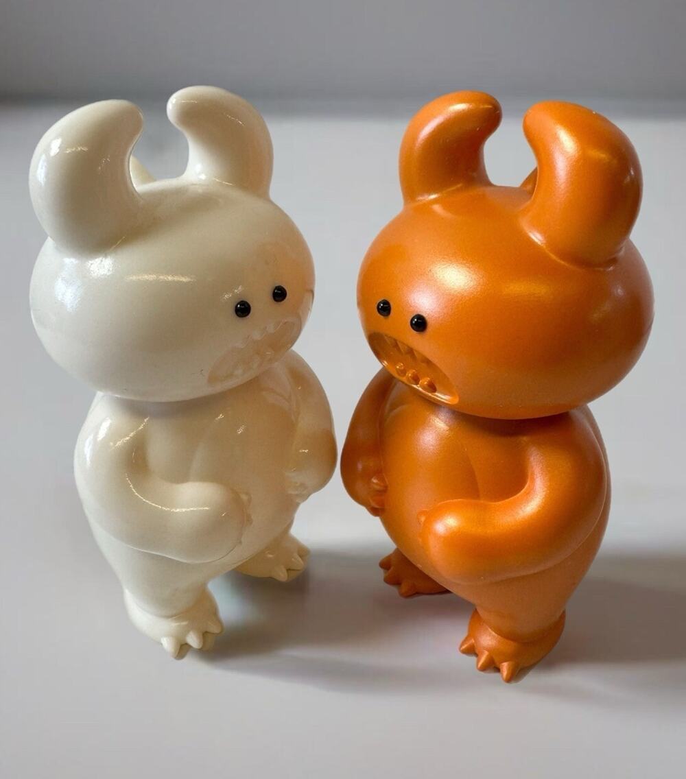 UAMOU Dino Sofubi Vinyl Art Toy Set White Orange Japanese Designer Figure